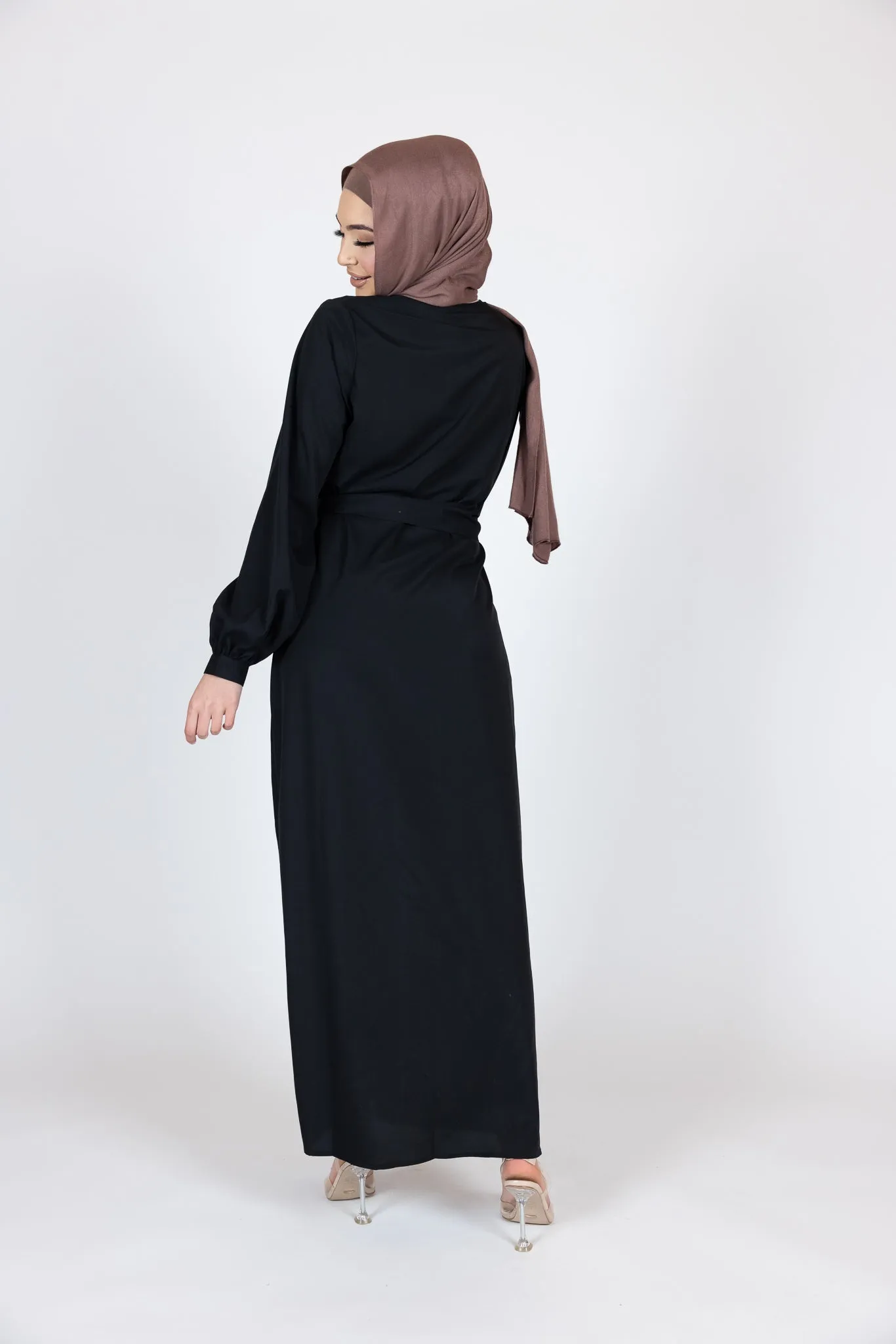 Anat Tie Abaya