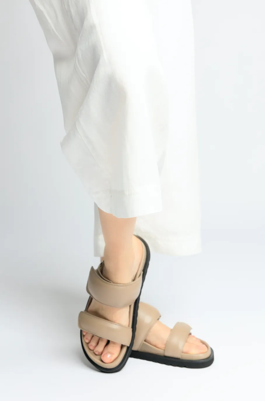 Corine Taupe Leather Puffy Sandals