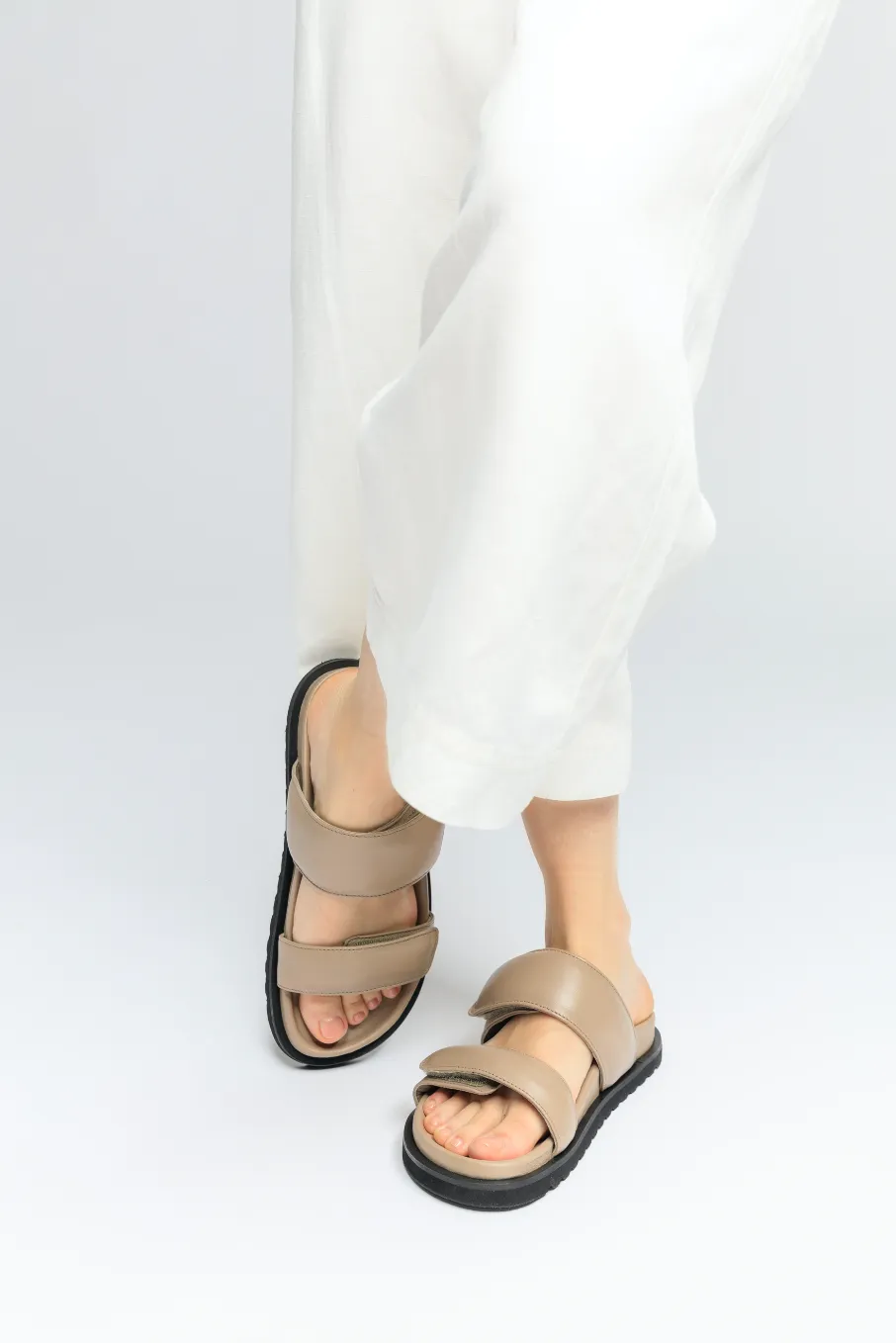 Corine Taupe Leather Puffy Sandals