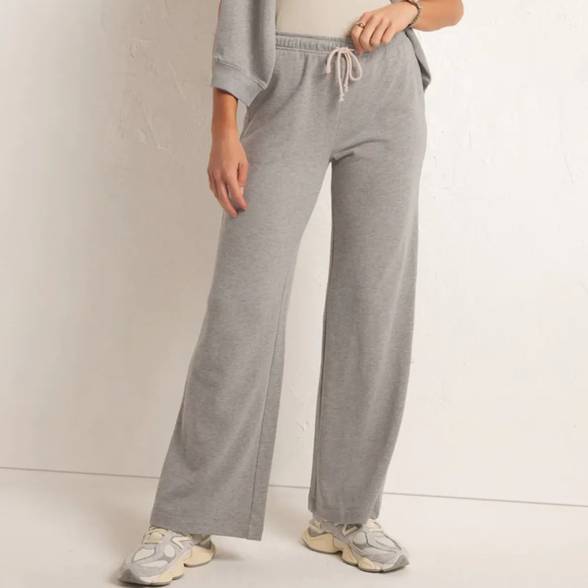 Feeling The Moment Sweatpant (Heather Grey)