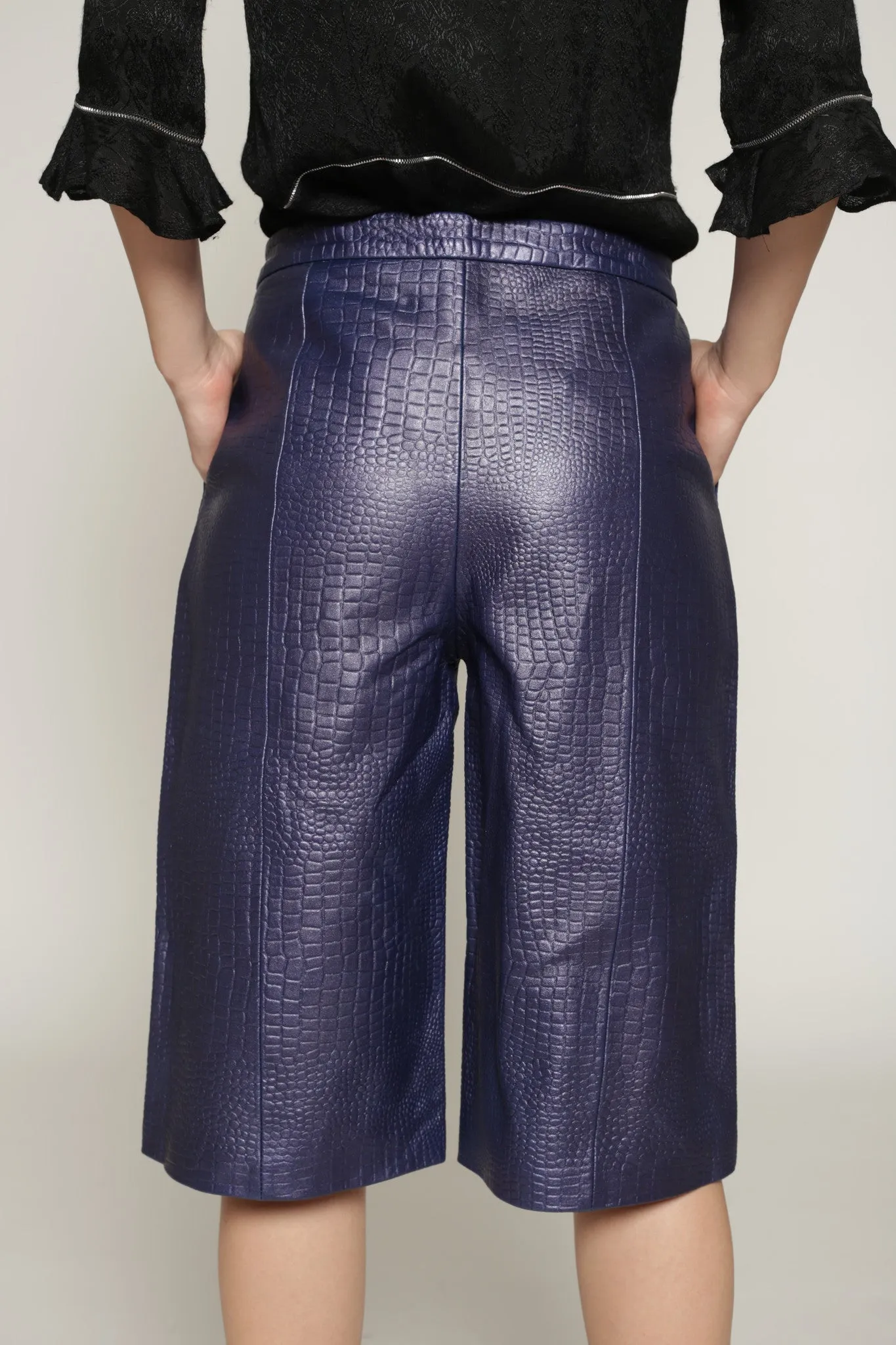 Kel - Metallic croc leather culottes