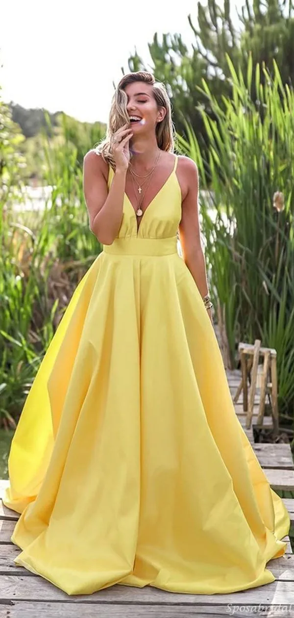 Light Pastel Yellow Sexy Spaghetti Straps V-neck Long Empire Prom Dresses