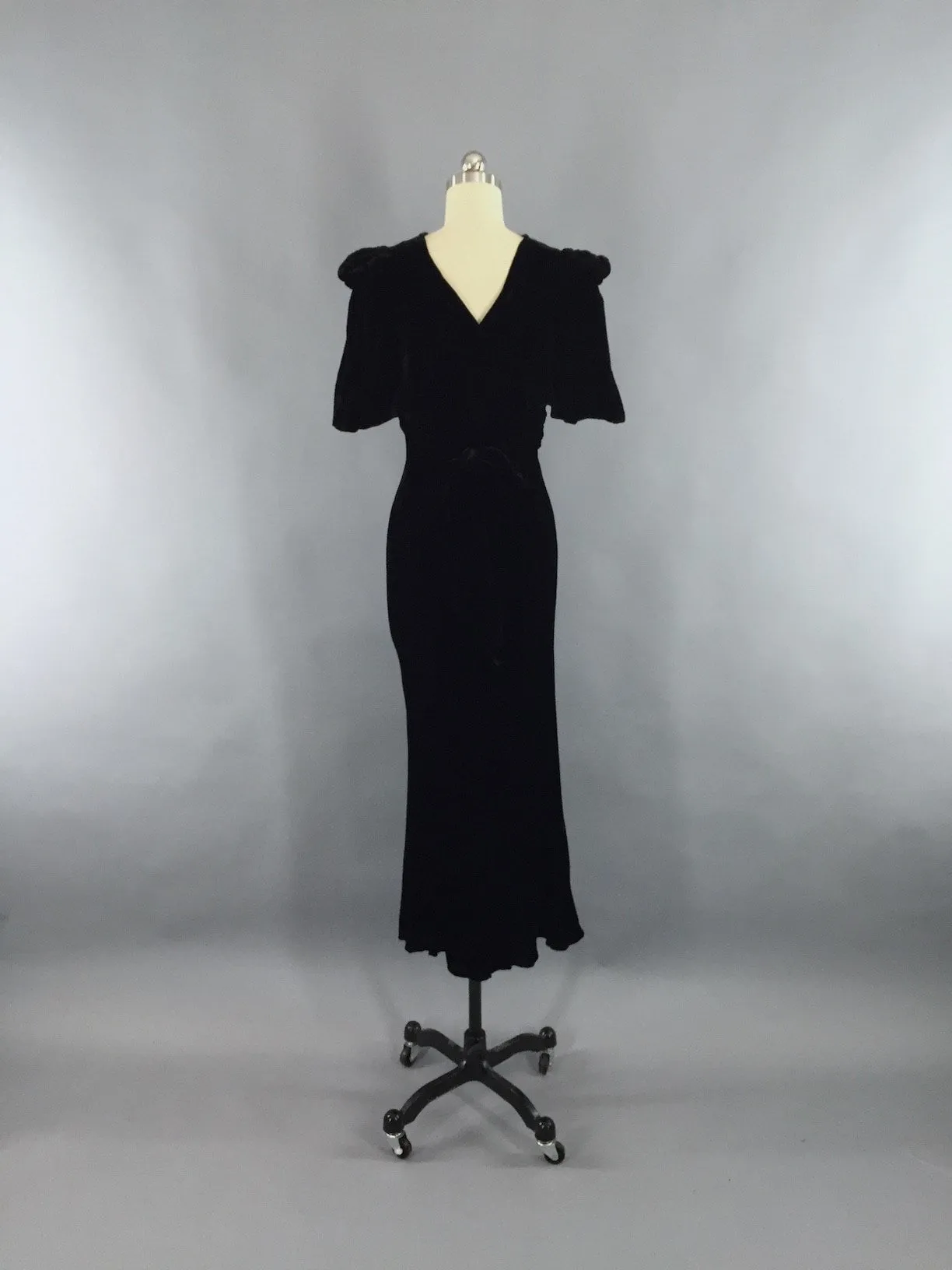 Vintage 1930s Black Velvet Maxi Dress / Bias Cut