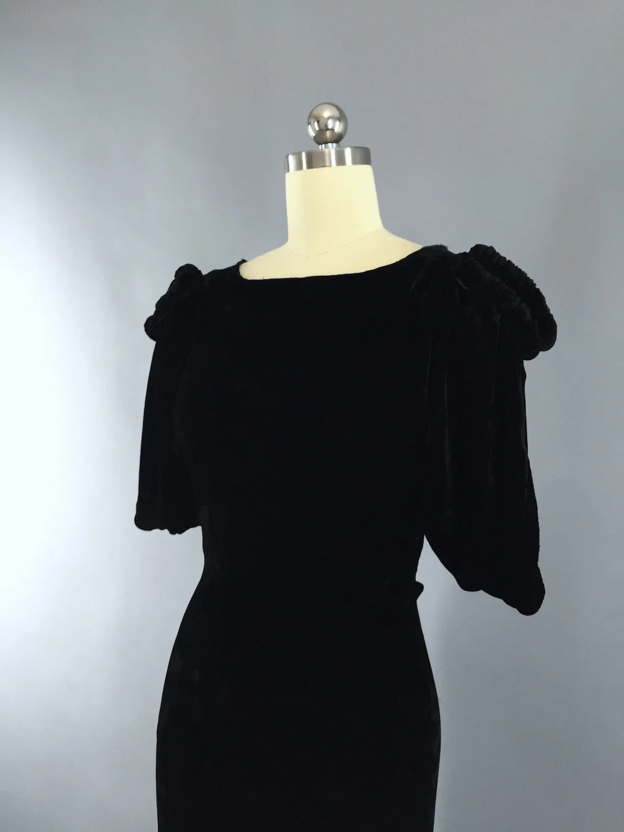 Vintage 1930s Black Velvet Maxi Dress / Bias Cut