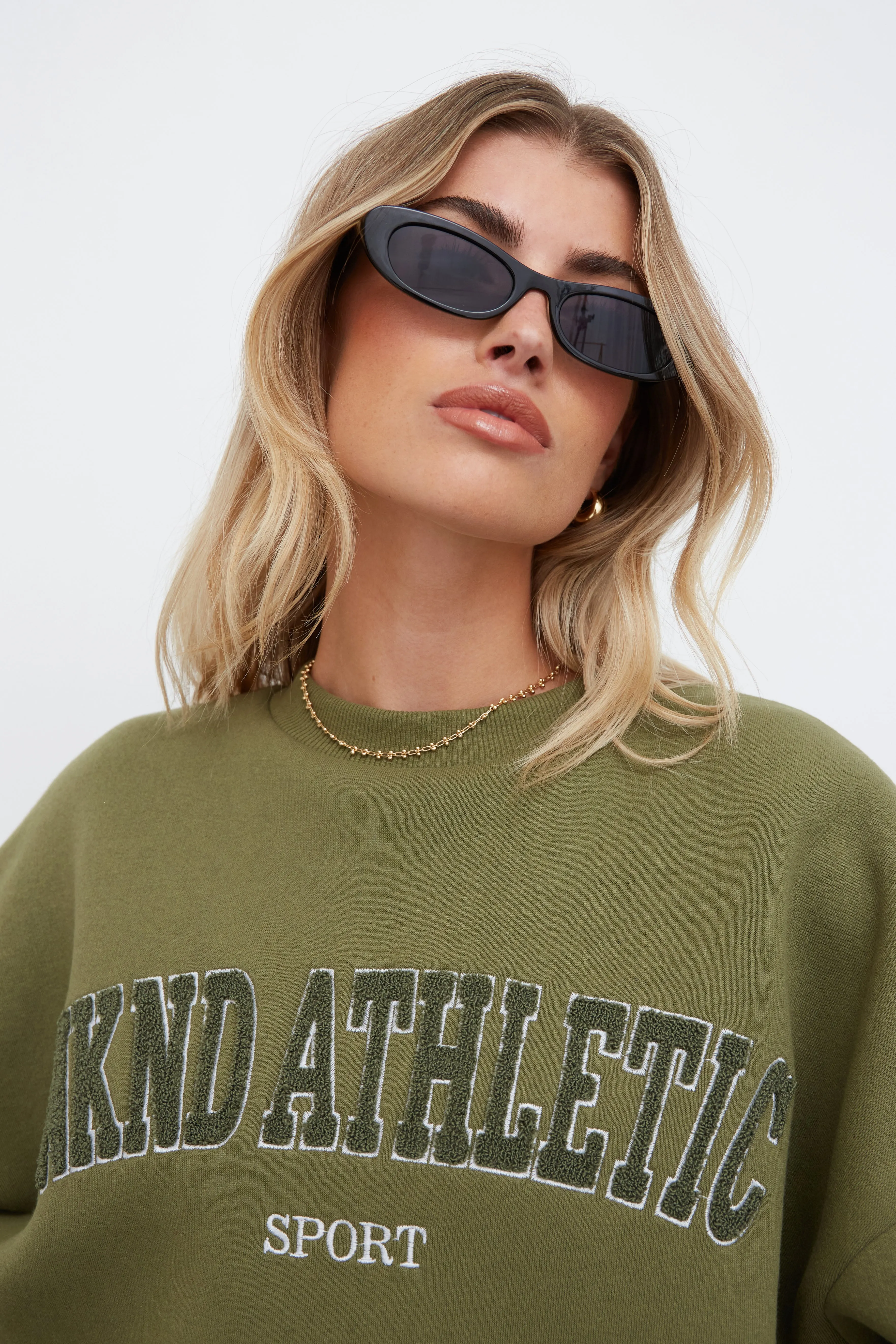 WKND ATHLETIC CLUB SWEAT